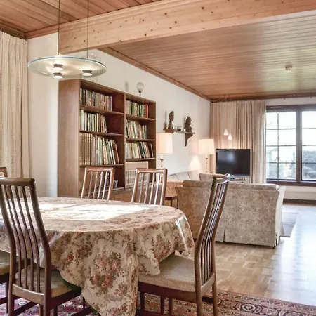 Ferienhaus Three-bedroom Holiday In